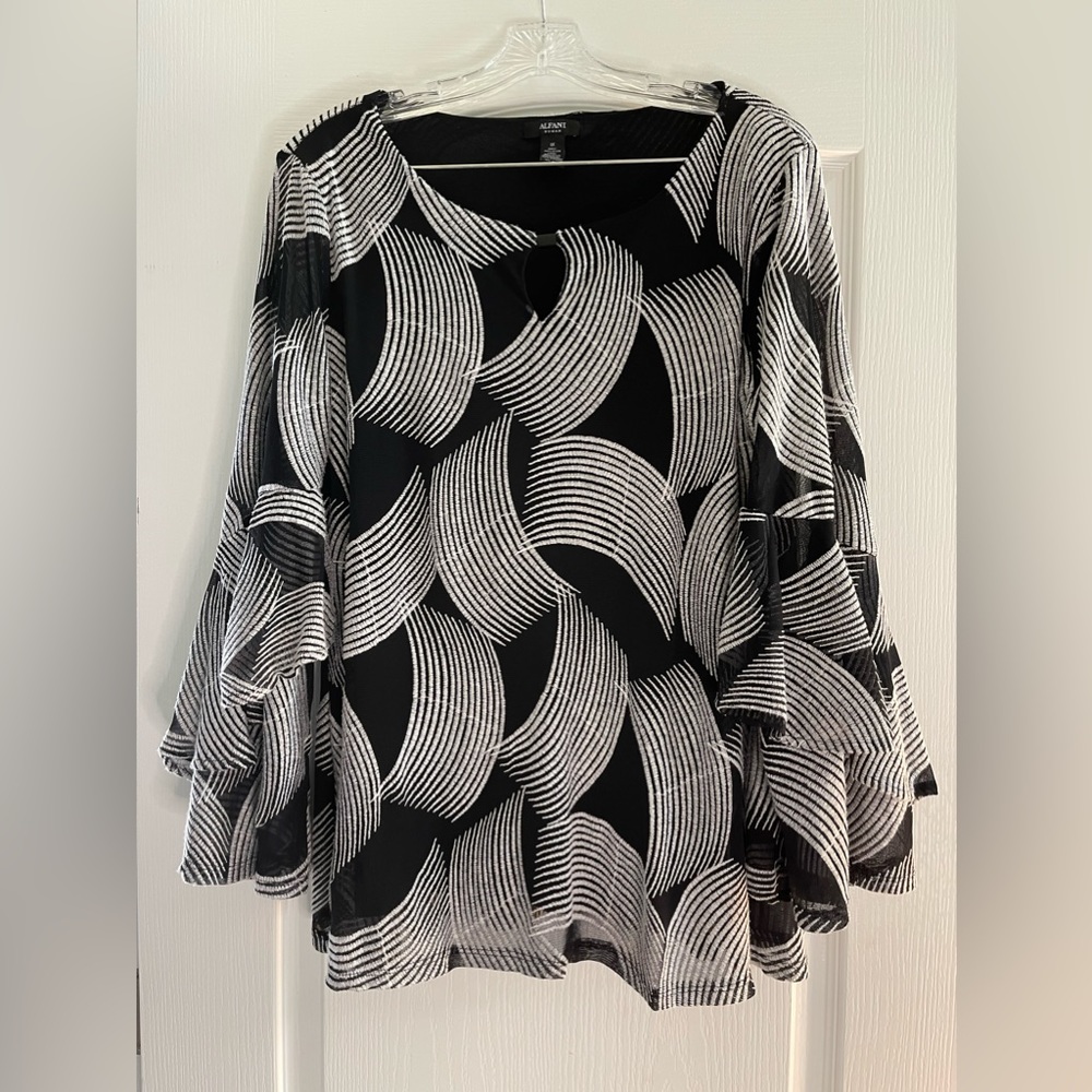 Alfani Spiral-Sleeve Black Knit Blouse with White Geometric Print Womens Size XL